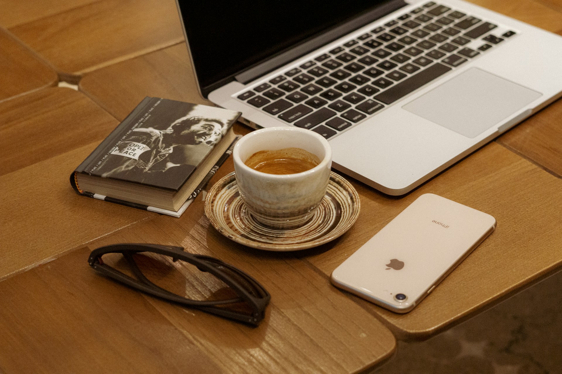 Descubra como otimizar processos em design gráfico e alcançar resultados surpreendentes com a ajuda do ChatGPT