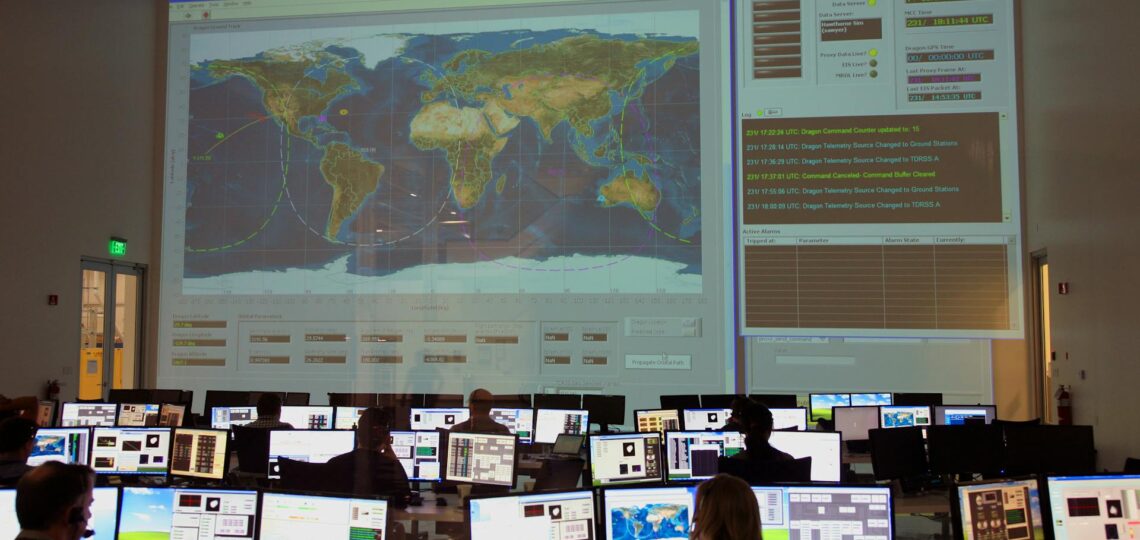 sala de controle e monioramento do clima mundial